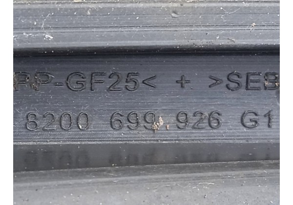 Накладка лобового скла ліва Renault Clio 3, 8200699926